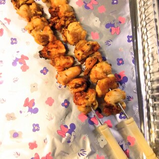 キャンプで　バーベキューチキン　鶏もも肉の串焼き